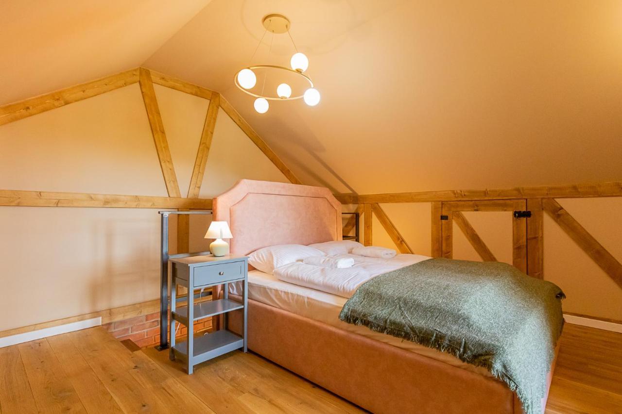 Rentplanet - Apartament Warynskiego ชกลาร์สกา ปอเรมบา ภายนอก รูปภาพ